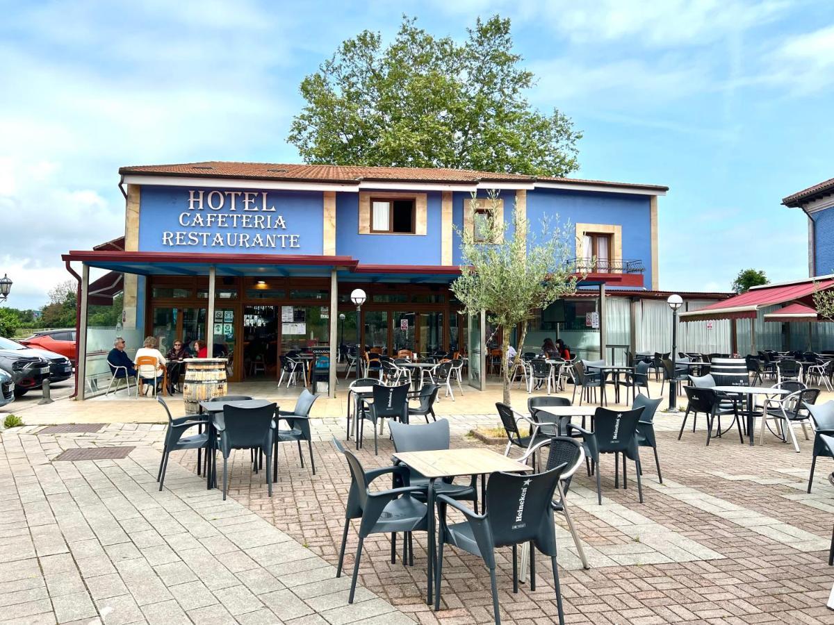 Hotel Villa Maria Revilla De Camargo Esterno foto