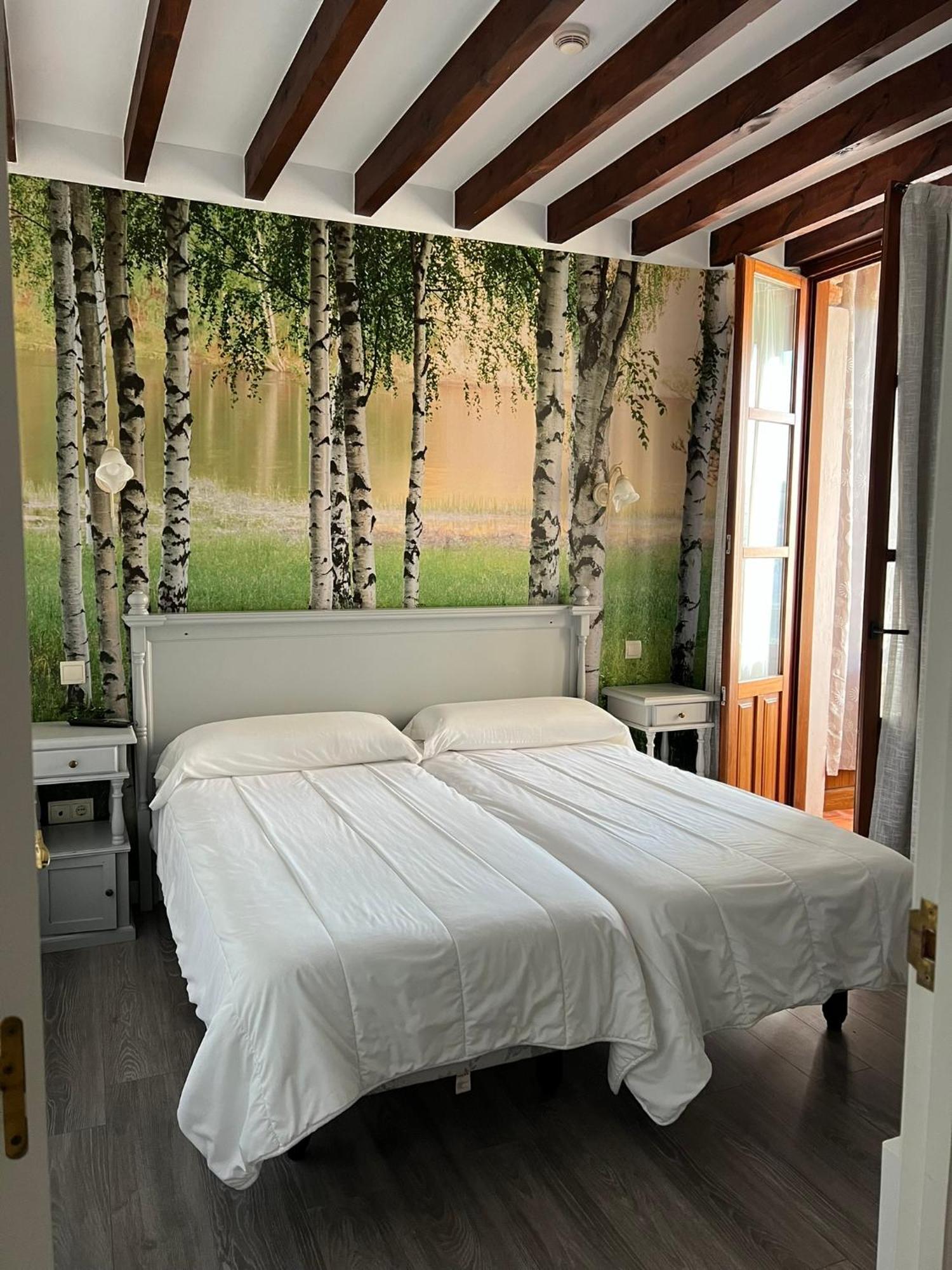 Hotel Villa Maria Revilla De Camargo Esterno foto